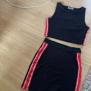 Set från pull and bear  - Lite smått nopprigt på vissa ställen annars bra skick
