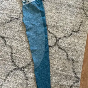 Säljer dessa fina gymshark tights! Aldrig använda, dom är som nya! Passa på 😍