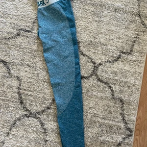 Gymshark tights  - Säljer dessa fina gymshark tights! Aldrig använda, dom är som nya! Passa på 😍