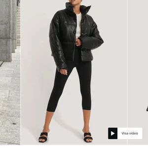 Jacka  - Säljer denna fina vinterjacka från NAKD, köpt förra året och sparsamt använd💕säljer pågrund av att den tyvärr inte kommer till användning längre, nypris 799💕💕