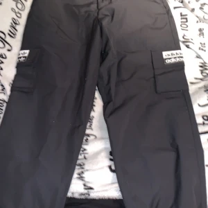Cargopants från Adidas  - Endast använda en gång. Nypris 500kr. 