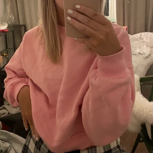 Rosa tröja - Tröja från chiquelle strl xs (skriv för föer bilder)