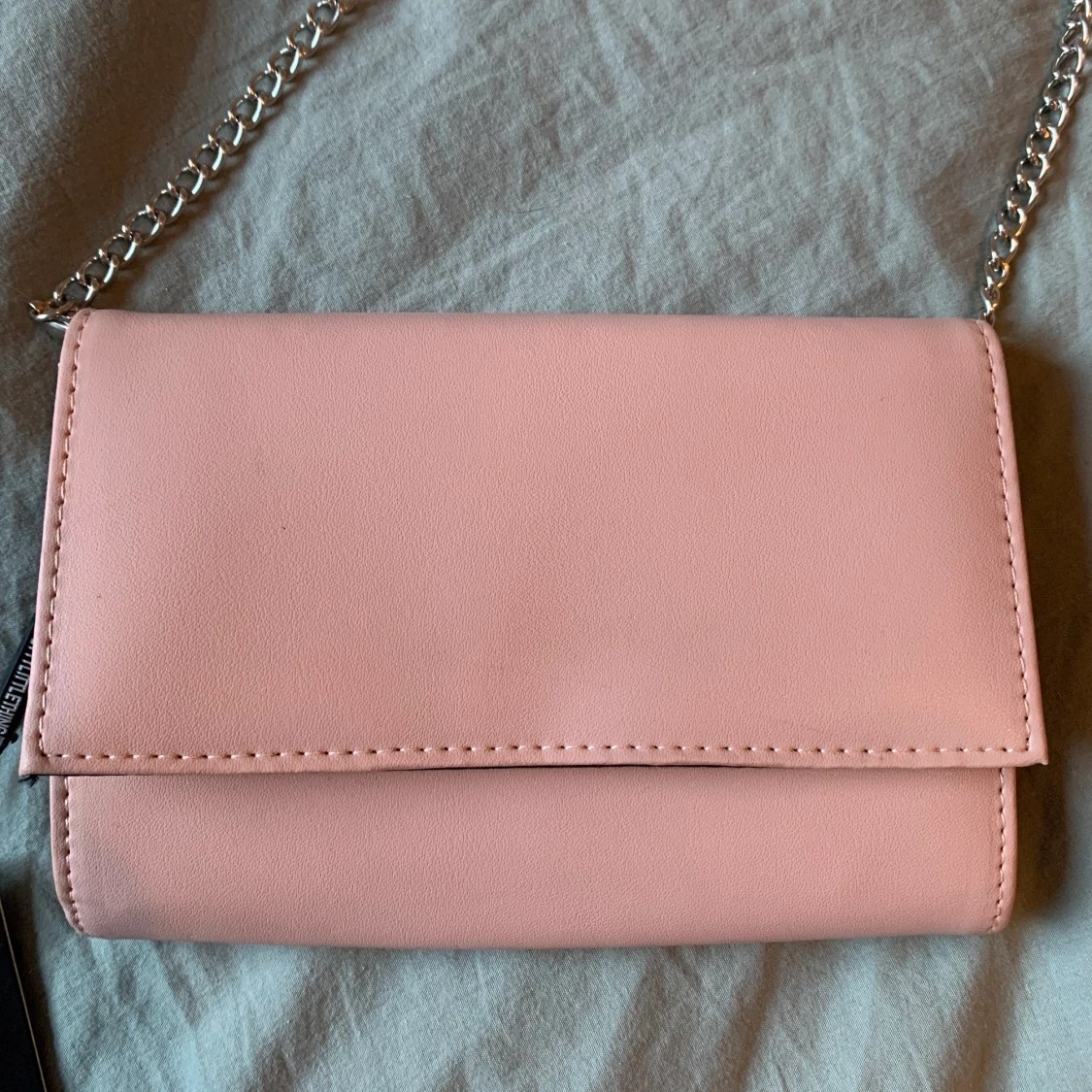 Nude/ljusrosa väska med kedjeband - 90