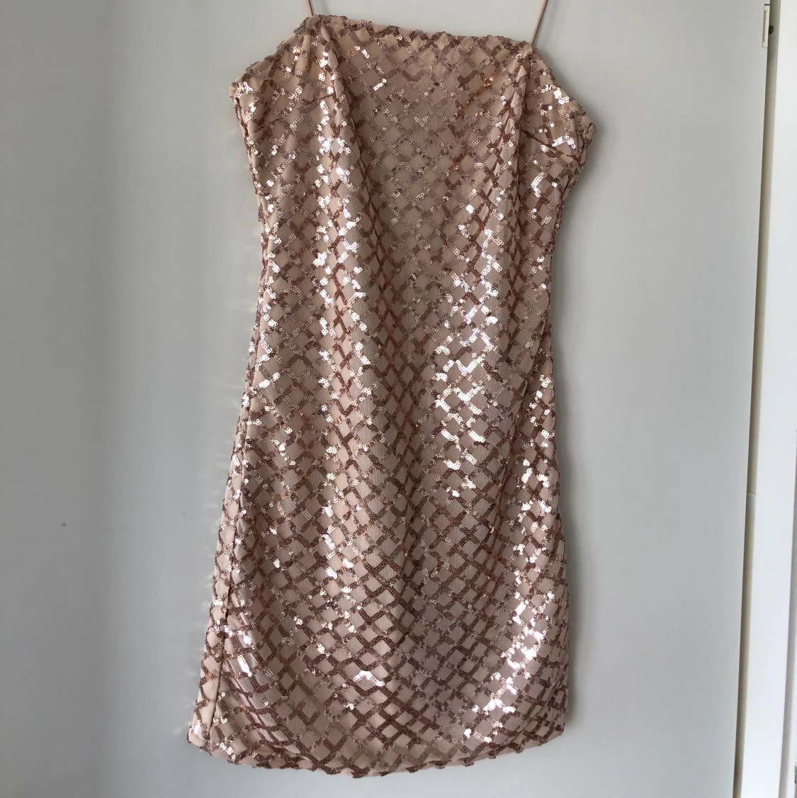 Roseguld klänning - 90