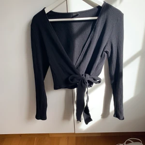 Knuttröja - Tröja från ginatricot. Storlek M