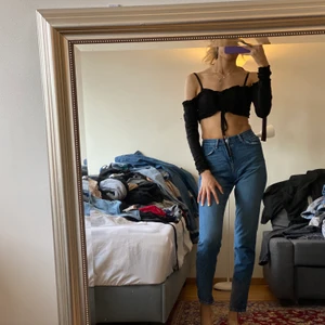 Jeans från nelly i storlek 36 - Snygga jeans från nelly. Aldrig använda. 