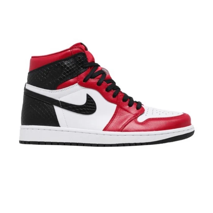 Air Jordan 1 ”Satin Snake”  BRAND-NEW 44 3299kr NOW AVAILABLE ONLINE - Restocked.se. Skor.