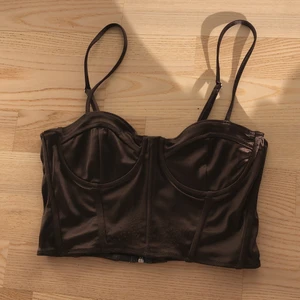 Korsett topp - Super fin brun bustier topp från hm i storlek 38🤎