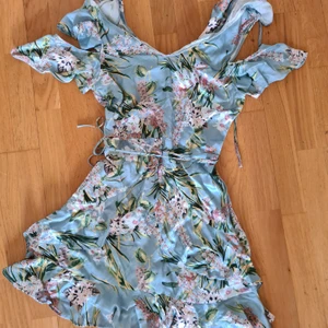 Klänning från river Island  - Storlek 10. Använd 1 gång. 