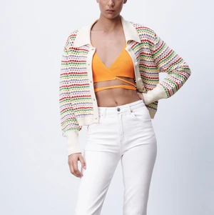 Zara Kofta - Säljer denna super söt kofta som aldrig i använd och i köpt för en vecka sen! Har tappat bort kvittot :( köpt för 299 kr och säljer för 260 kr inklusive spårbar frakt!