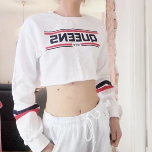 croptop storlek xs - Använd 1 gång 🌸