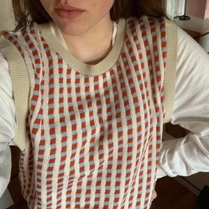 Kombinerad tröja - Så fin tröja från zara💖 (Västen och ärmarna sitter ihop!) får inte tillräckligt med användning! 