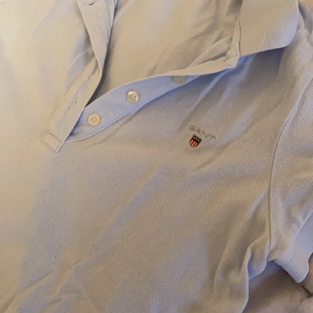 Gant tröja i storlek XS. Knappt använd. Ganska rymlig i storleken. . Tröjor & Koftor.