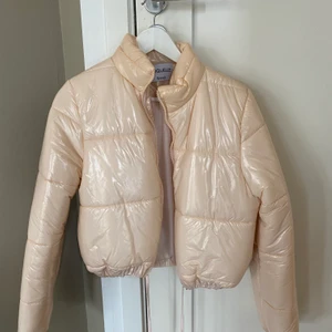 Rosa jacka - Rosa kort dunjacka från chiquelle, använd 3 ggr