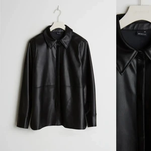 PU skjorta från Gina tricot.  - Skjorta från Gina Tricot. Storlek 34.  