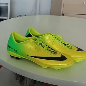 Nike fotbollsskor använda 1 gång 250 kr - Bra skick hämtas upp på plats 250 kr