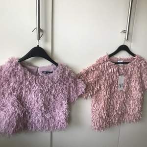 Säljer dessa två fluffiga toppar i rosa/beige/lila färger🥰 både kommer ifrån Zara och är i nytt skick, ena med prislapp kvar!💗 skriv för fler bilder😊 köparen står för eventuell frakt⭐️ ena är i storlek xs och andra i en barnstorlek men även den passar xs😁