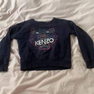Tyvärr har den här super fina Kenzo tröjan blivit alldeles för liten💗 säljes för 290 kr inklusive frakt💗