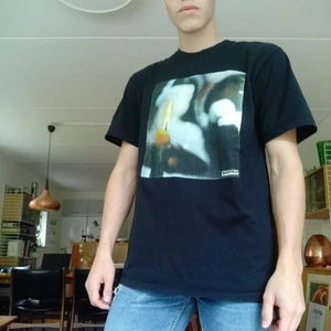 Supreme candle tee Size L - Köpt i Supremes butik i Paris. Knappt använd.