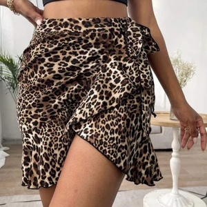 Mycket fin kjol  - En jätte fin kjol, aldrig använd då den inte riktigt var min stil 💜