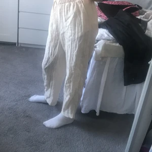 Linnebyxor - Säljer mina linnebyxor då de är förstora. Priset är pluss frakt! Kan mötas upp i stockholm!💝