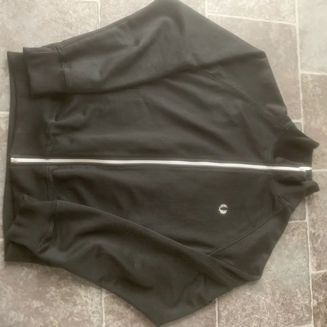 Fred Perry tröja storlek M