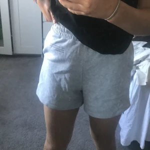 Hm shorts - Säljer mina shorts från hm, ny skick! 60kr + frkat! Kan dock mötas upp!