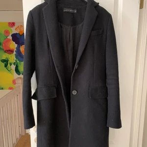 Kappa - Svart kappa ifrån Zara