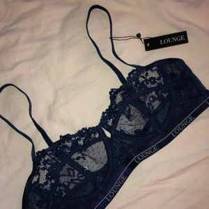 Lounge underwear bh - Endast bh!!!💓 helt ny spets bh som endast är testad från Lounge underwear, lägger ut igen pågrund av oseriös köpare<33  Blir budgivning om flera är intresserade! ( liten i storlek ) KÖP DIREKT FÖR 200kr + FRAKT!!!