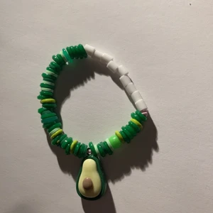 Avocado green  - Very cute jag älskar den den är väldigt grön och fin