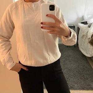 Beige sweatshirt - En beige sweatshirt i storlek Xs från lager 157, använder ej☺️