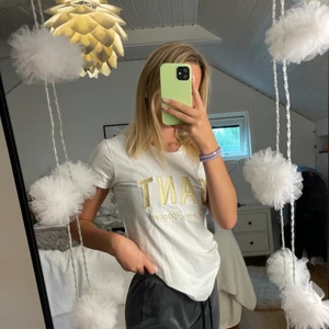 Gant t-shirt  - Säljer denna dina gant t-shirten för den inte kommer till användning💞 sällan använd och bra skick. Köparen står för frakten