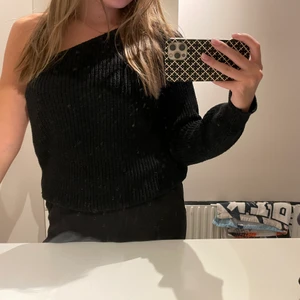One shoulder - Stickad One shoulder tröja, från nakd. Stolek s. Köparen står för frakten 💖