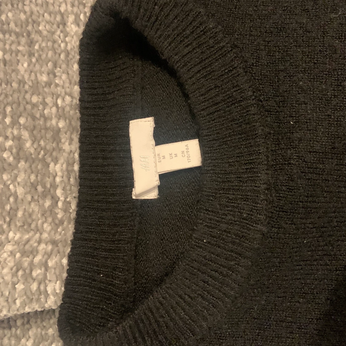 Svart/vit stickad tröja - 91