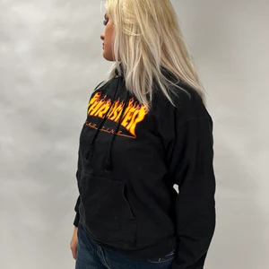 Thraser hoodie - Nypris 950kr, endast använd 5-7 gånger. 