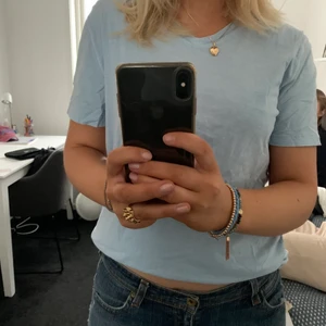 Ljusblå T-shirt - T-shirt från Abercrombie & Fitch. Storlek S men passar även utmärkt för M. Mycket bra skick och inga defekter. 💙