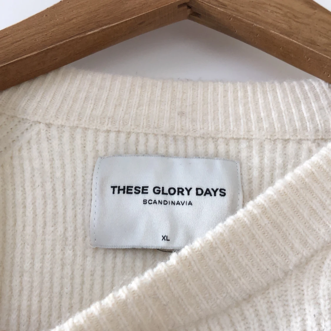 These Glory Days Stickad Sweater - 91