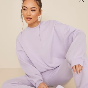 Lila sweatshirt  - Verkligen som ny!🌸