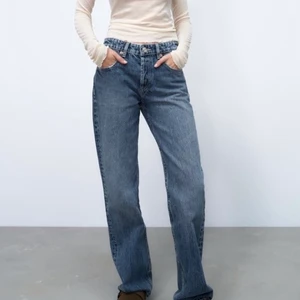 Zara straight jeans trl 34  - Helt nya zara jeans säljs pga passa ej bra på min kroppsform. Endast använda via prövning kan skicka fler bilder om de skulle önskas 