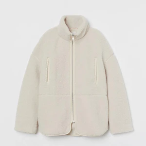 Slutsåld Teddy jacka  - Super snygg Teddy jacka helt slutsåld. Ställ gärna frågor