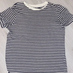 randig tröja 💓 - (skriv för fler bilder + info)