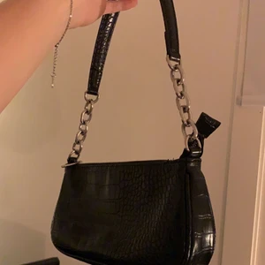 Väska - Jättefin baguette väska! Säljer då den ej kommer till användning. Fint skick