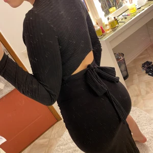 Kort tröja med knytning  - Jättefin tröja 