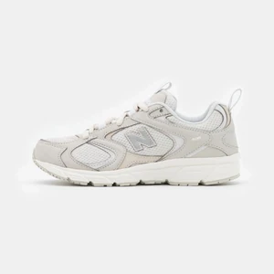 New balance sneakers - Beiga new balance sneakers i nyskick, nypris 1100