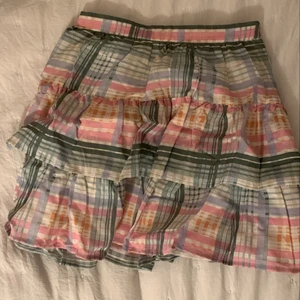 Sommarkjol - Kjol perfekt till våren/sommaren. Säljer pga passar inte mig :/