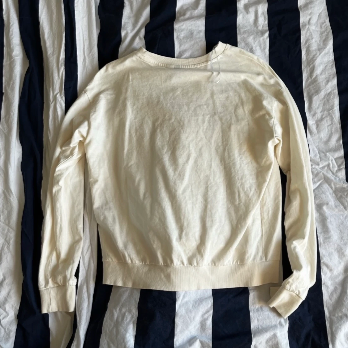 tröja krämvit från hm  - 90