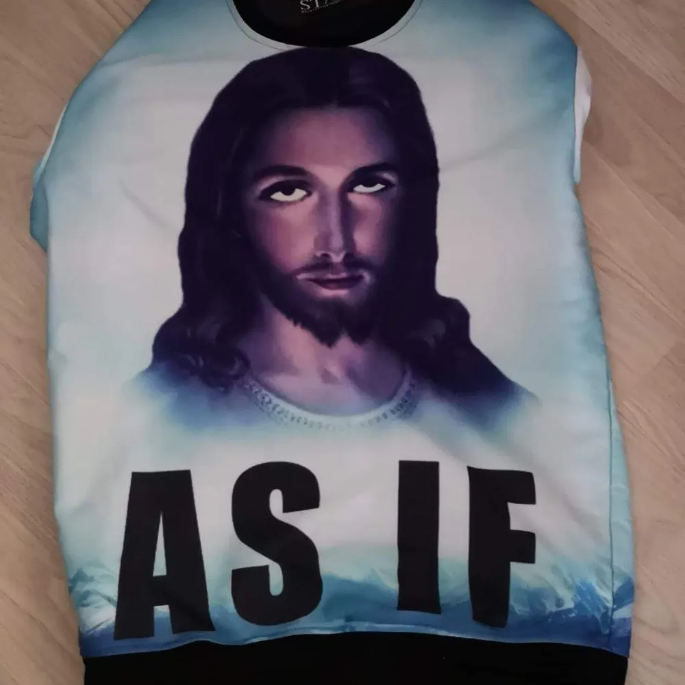En fin Sweatshirt ifrån märket Killstar med jesus och texten As If. Ser likadan ut på baksidan. Går ej att köpa på killstars hemsida längre. . Hoodies.