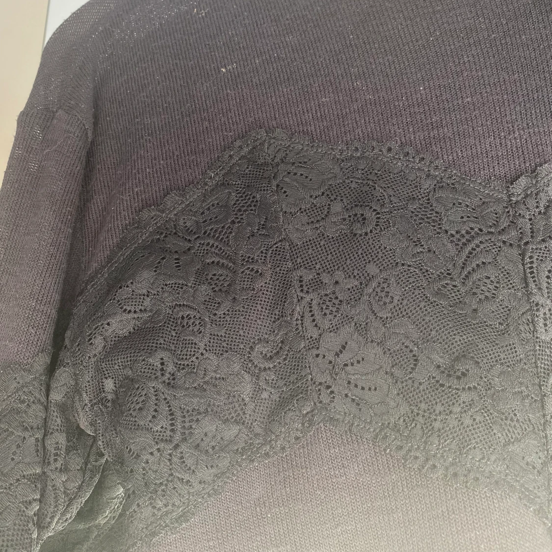 Tröja med spets - 90