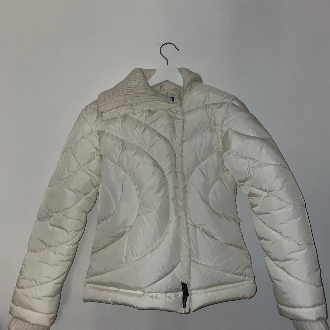 Vit vintage dunjacka