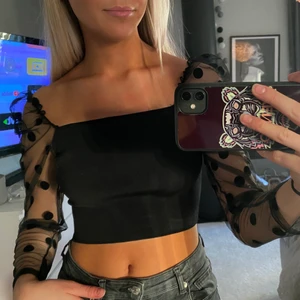 Zara - Jättefin top från Zara som jag köpte inför nyår men inte använde! ❤️ frakt 20kr💕